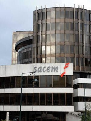 Part of Hyperion Ensemble on tour with Ana-Maria Avram / Iancu Dumitrescu . SPECTRUM XXI Festival. 2005 - 2009. As Composer, pianist, percussionist, double bassist, cellist<br>
Paris, France